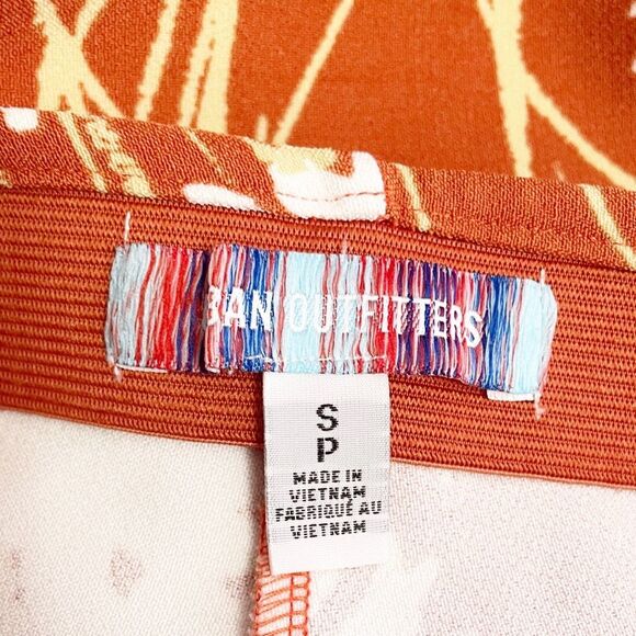 Urban Outfitters UO Dalila Low-Rise Retro 70s Floral Flare Pant Rust Size Small - Picture 10 of 13